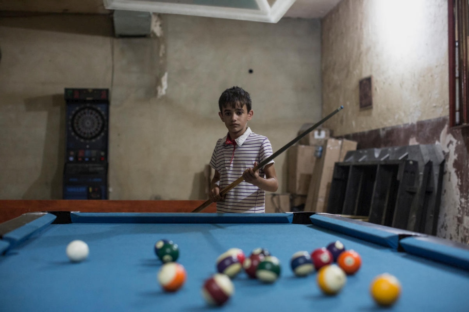 زين يلعب البلياردو في بيروت، لبنان 