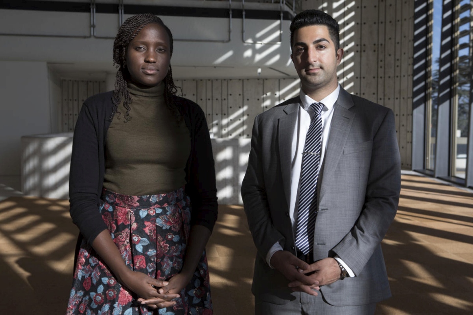 Foni Joyce Vuni et Arash Bordbar, délégués du Conseil consultatif mondial de la jeunesse, au Palais des Nations à Genève. 