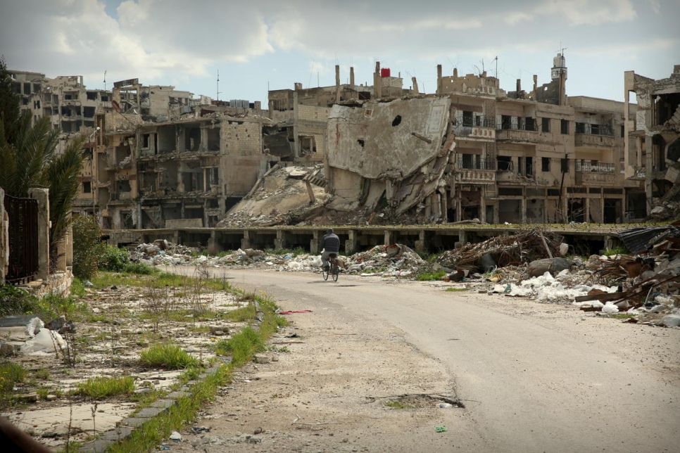 بعد ثماني سنوات من الحرب في حمص، لا تزال العديد من المباني مدمرة. 