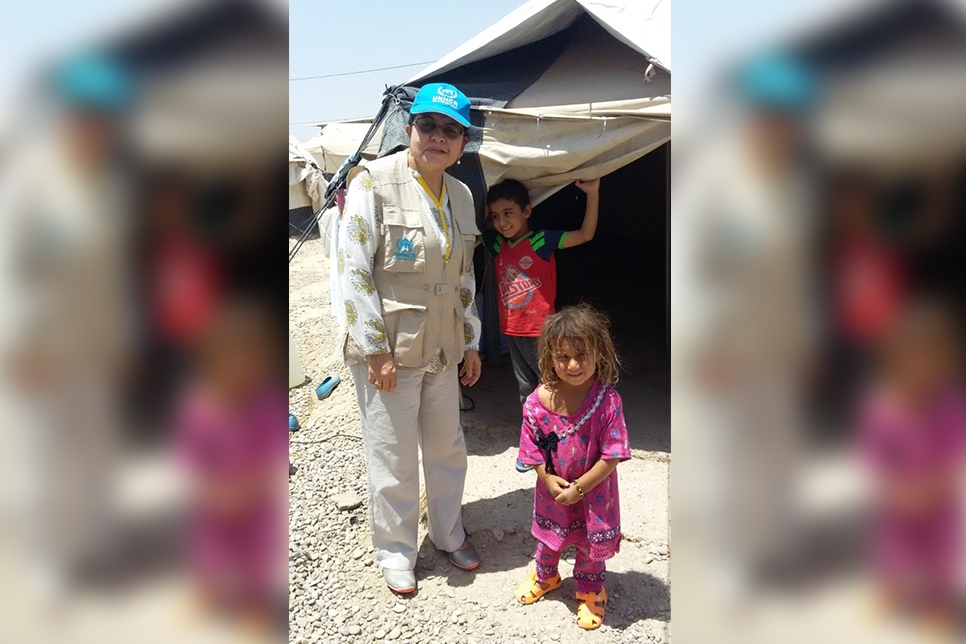 Sumbul Rizvi, Expert du HCR en matière de déplacement interne, dans un camp de personnes déplacées à Salahedin, en Irak, en 2017. 