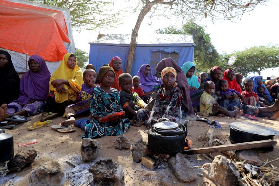 Somalia. Families flee to capital fearing U.S. airstrikes