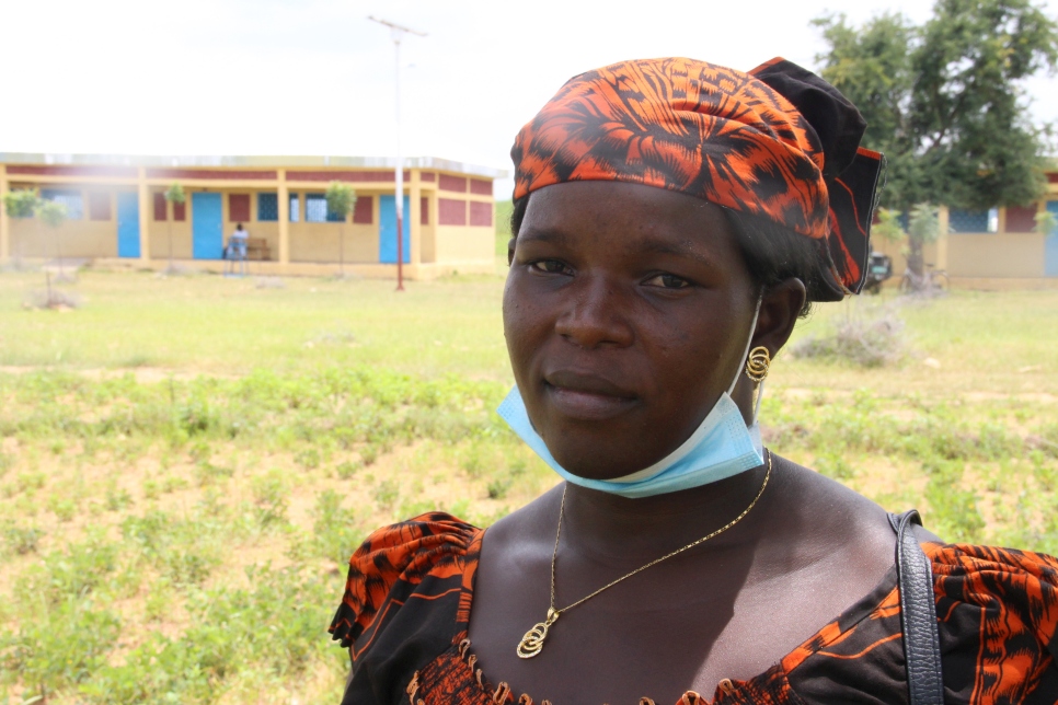 Gaimava Ruth est enseignante bénévole à l'école publique de Minawao, dans le camp de Minawao, au Cameroun. 