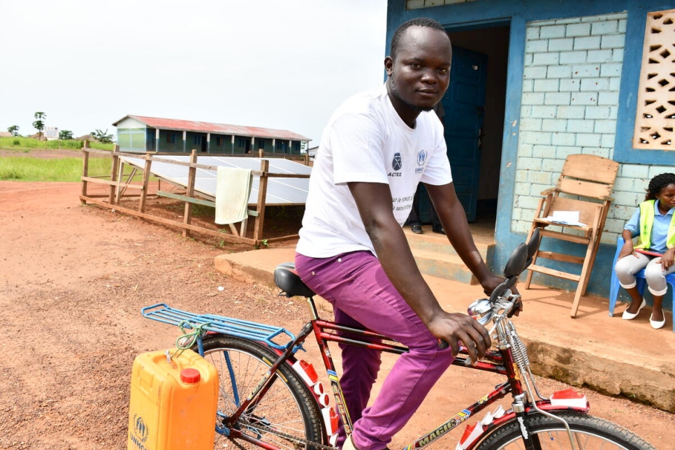 Democratic Republic of Congo. Trained refugee hygiene work raises awareness and promotes hygiene practices