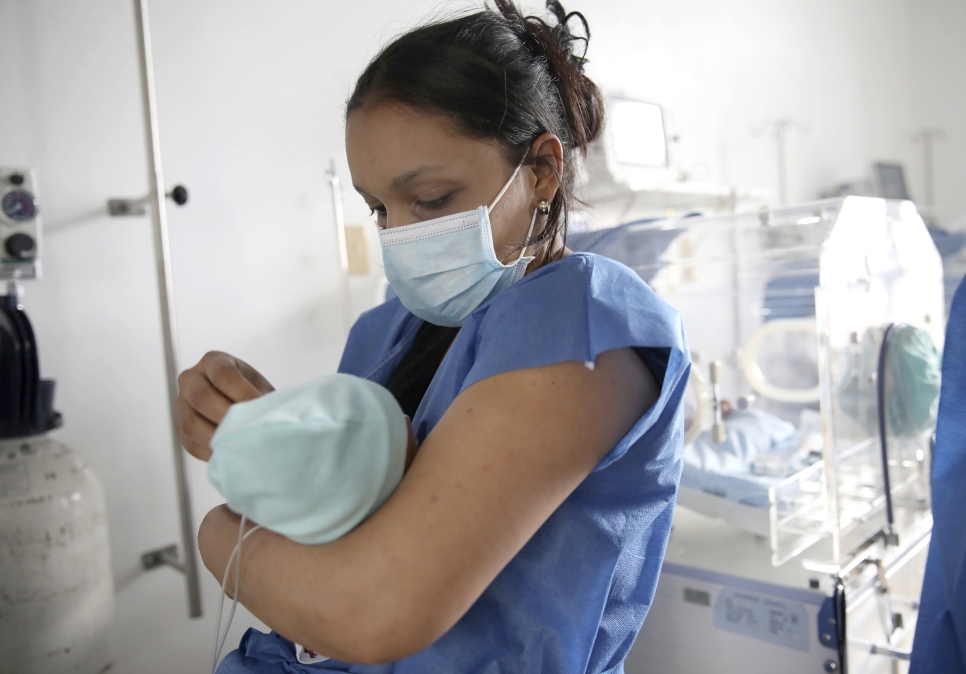 Colombia. New measure grants citizenship to babies of Venezuelan parents