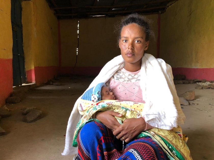 Abraht, 23 ans, a fui son domicile dans la région de Tigray en Éthiopie il y a huit mois, alors qu'elle était enceinte depuis deux mois de son premier enfant.  