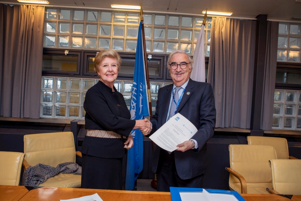 Switzerland. UNHCR AHC Triggs sgns MOU with University of Peace