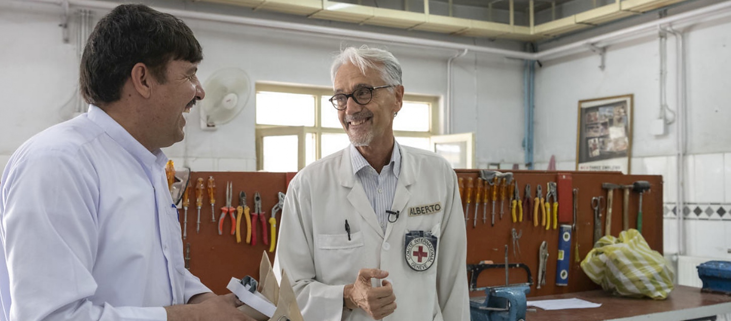 Afghanistan. Physio gets Nansen nomination for prosthetic limb programme