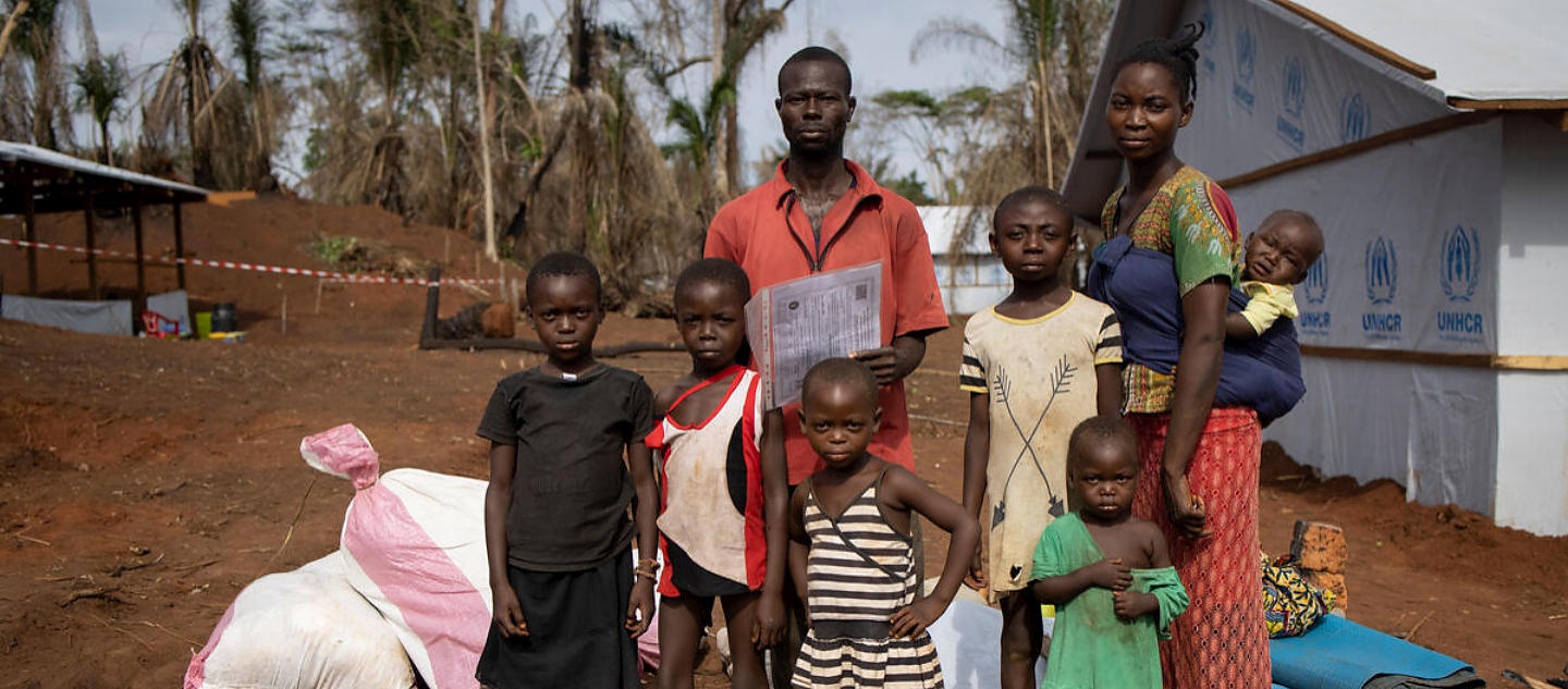 Democratic Republic of Congo. High Commissioner visits CAR refugees