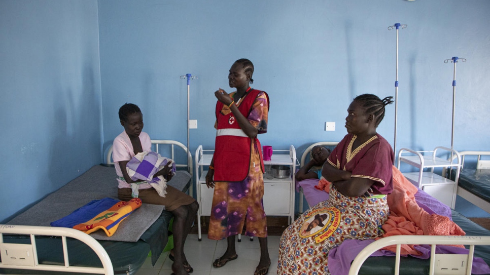 Florence Idiongo  works as a community health volunteer at the hospital near Kalobeyei settlement. Operated by UNHCR partner the Kenya Red Cross, it serves both refugees and host community patients.