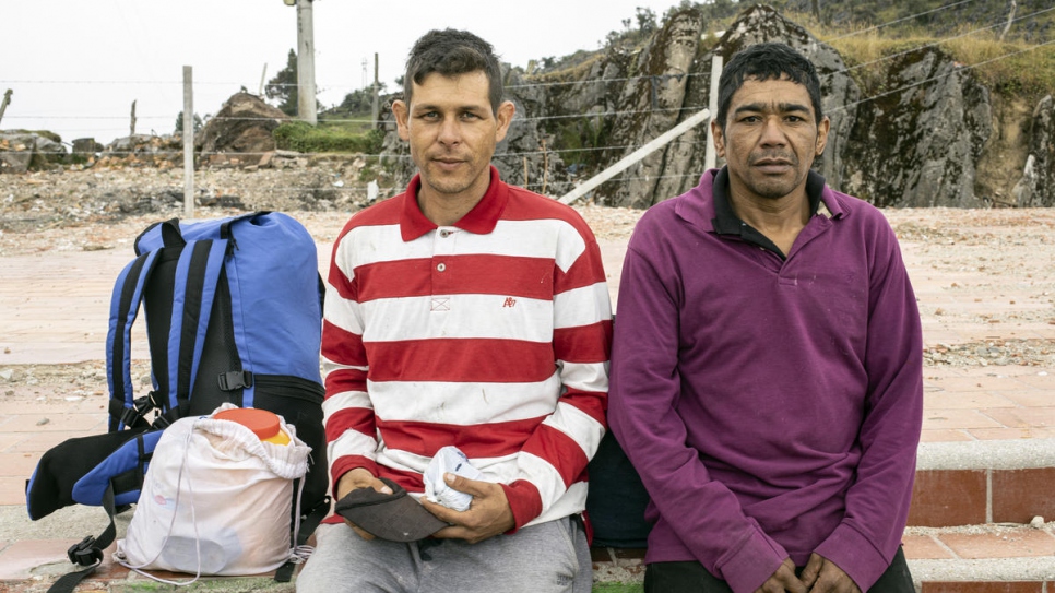 Víctor Sivira, 33 ans, a atteint le col de Berlín avec son ami et compagnon de voyage, Alexander Pérez, après plusieurs jours de marche depuis la frontière entre le Venezuela et la Colombie. 