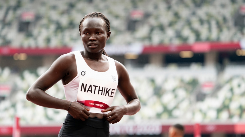 Rose Nathike Likonyen pendant le 800 mètres aux Jeux olympiques de Tokyo 2020. 