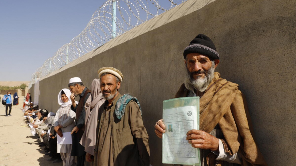 UNHCR - Hungry and shivering, Kabul displaced brace for bleak winter - Vimarsana News