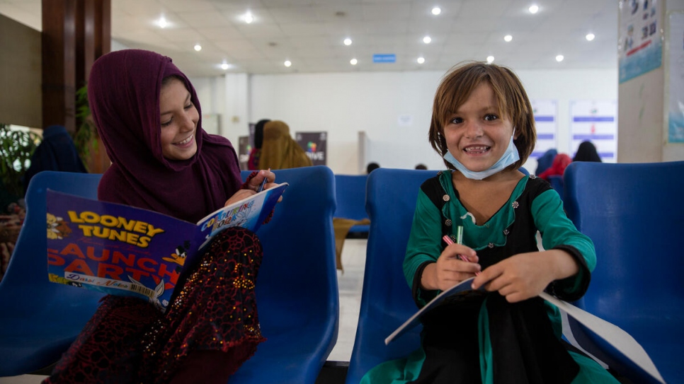 UNHCR - Pakistan concludes 'drive' to issue smartcards to registered Afghan refugees - Vimarsana News