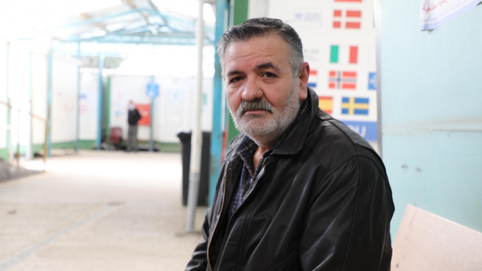 Syryjski uchodźca Mahmoud, lat 53, w centrum rejestracji UNHCR w Ammanie w Jordanii.