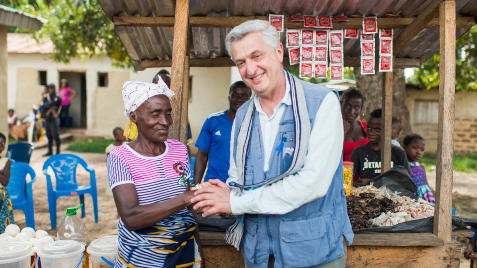 UNHCR - UNHCR's Grandi joins Ivorian refugees on the last leg of their journey home - Vimarsana News