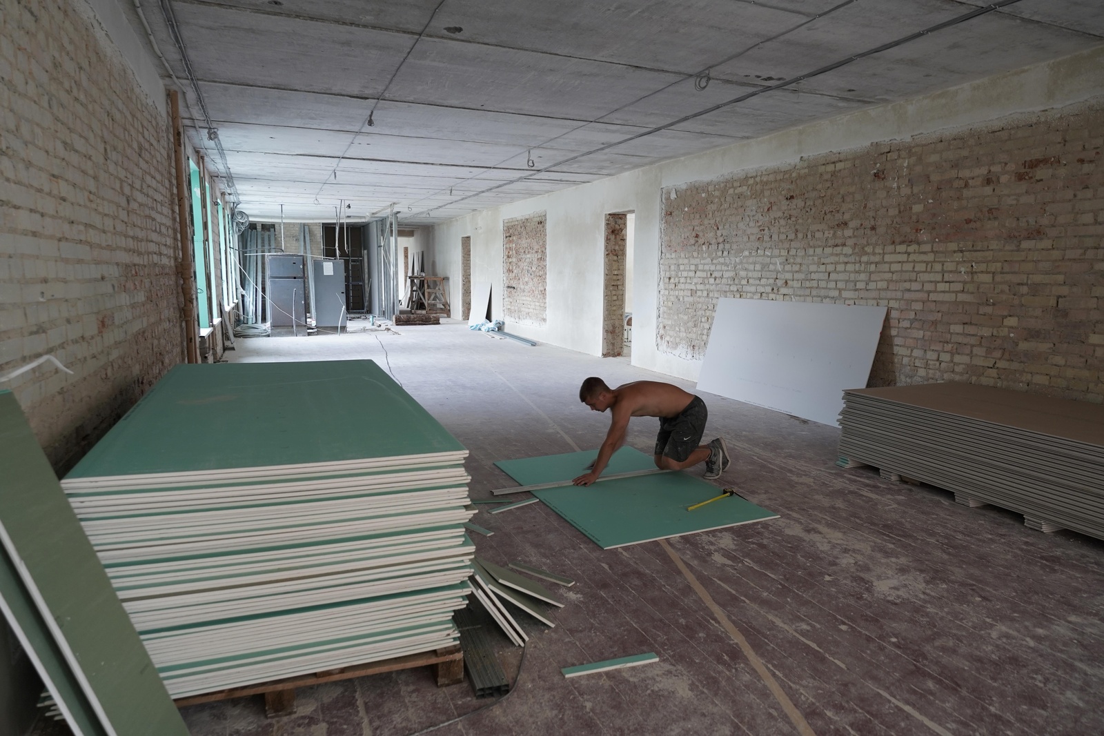 Internal repairs of the lyceum