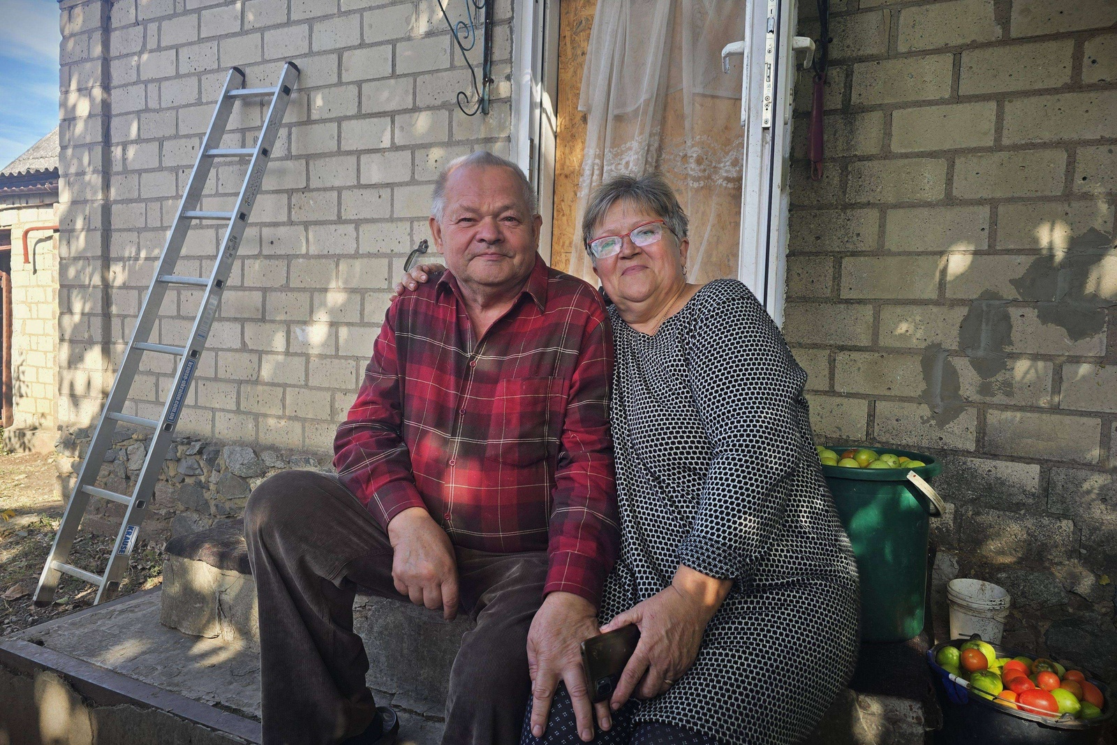 The reparation of their leaking roof wit UNHCR’s support now guarantees that Dina and Vasyl will be warm and comfortable in their house.