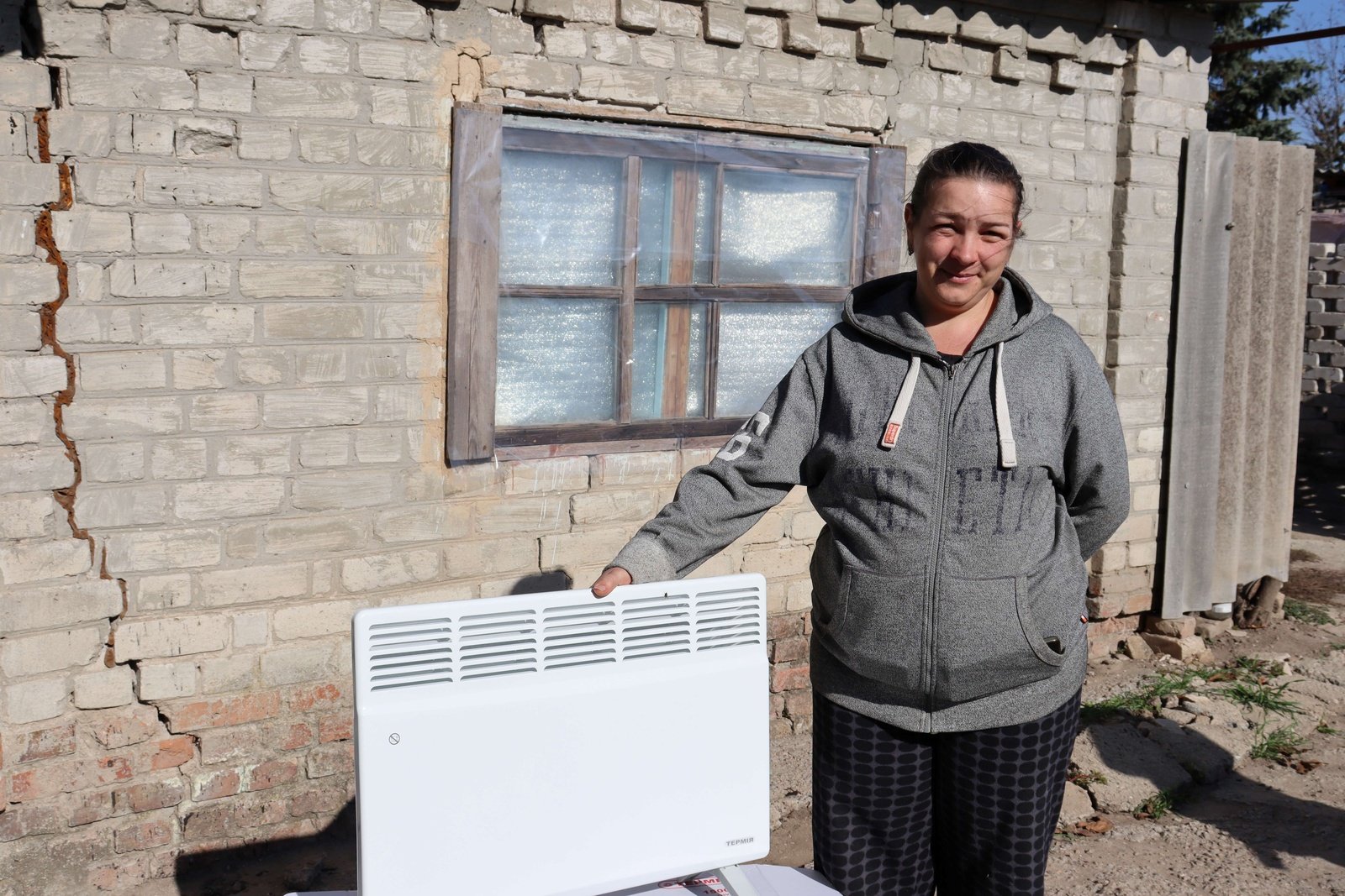 Після переміщення Анна та її родина знайшли прихисток у будинку, який потребував ремонту.