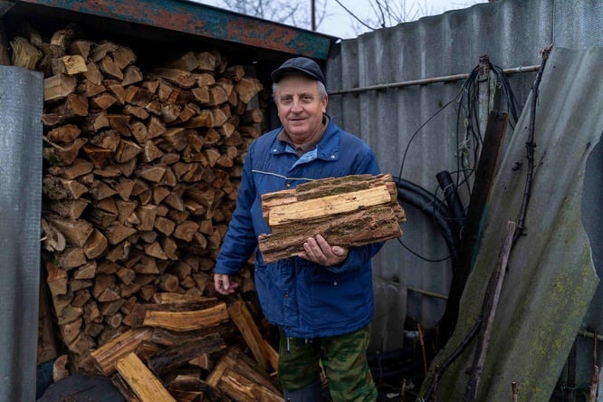 Fedir received winter cash assistance from UNHCR and purchased enough wood for winter. 