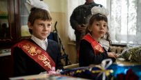 Школярі в Луганській області починають новий навчальний рік, сподіваючись на мир