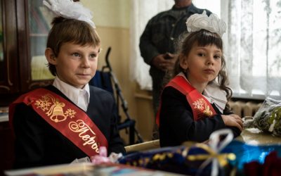 Школярі в Луганській області починають новий навчальний рік, сподіваючись на мир