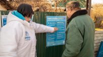 UNHCR and partners raise awareness on COVID-19 in east Ukraine
