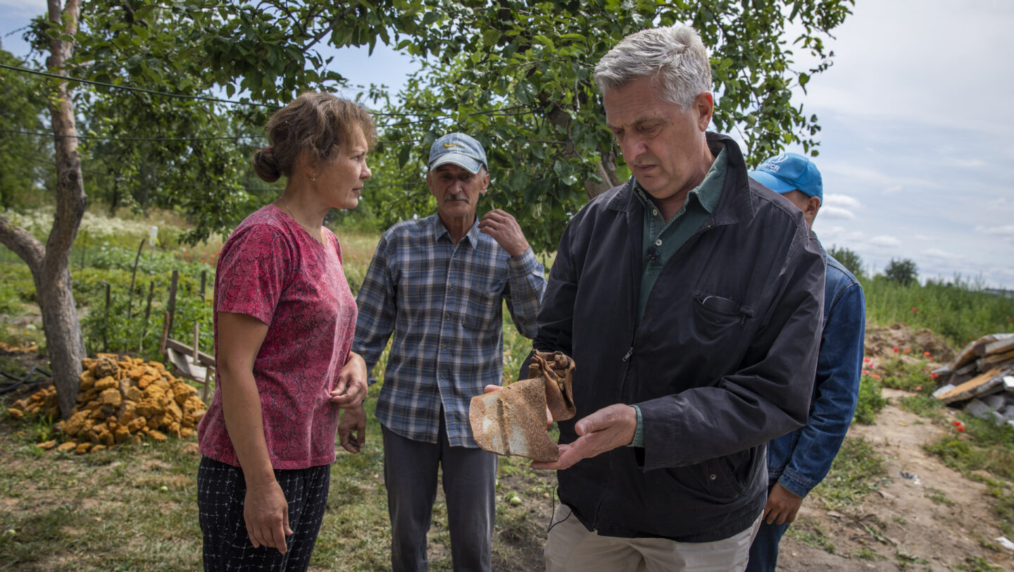 Ukraine. High Commissioner visits family home destroyed by missiles