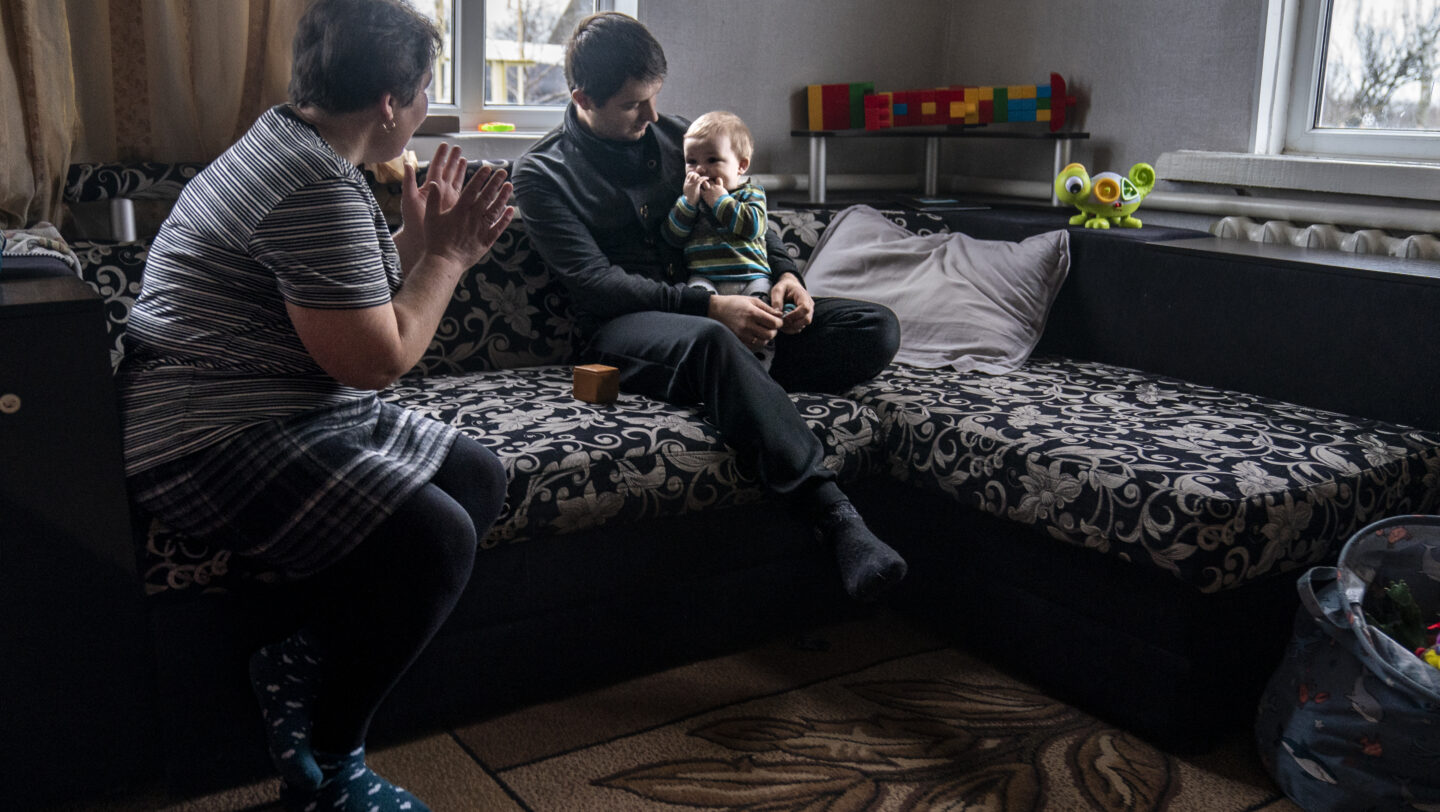 Ukraine. UNHCR restores family’s hope with house repairs support