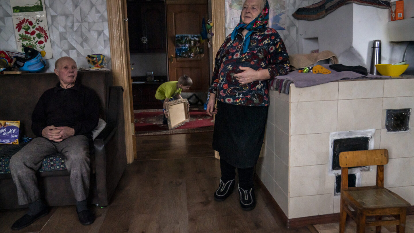 Ukraine. UNHCR restores family’s hope with house repairs support