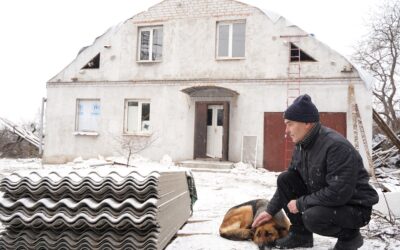 After the attacks: how UNHCR responds and helps people in Ukraine fix their war-damaged homes