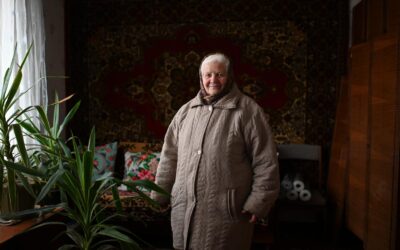 Together with Ministry of Social Policy and the Pension Fund of Ukraine, UNHCR ensures extra cash support to vulnerable pensioners during the cold winter months