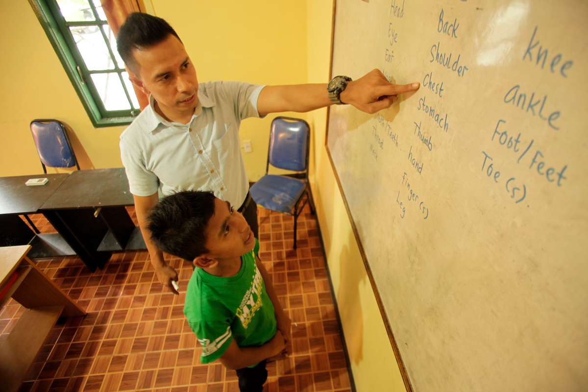 Indonesia. Rohingya siblings split by tragedy