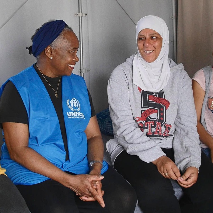 Barbara Hendricks speaks with Naya Abbadi and her daughter.