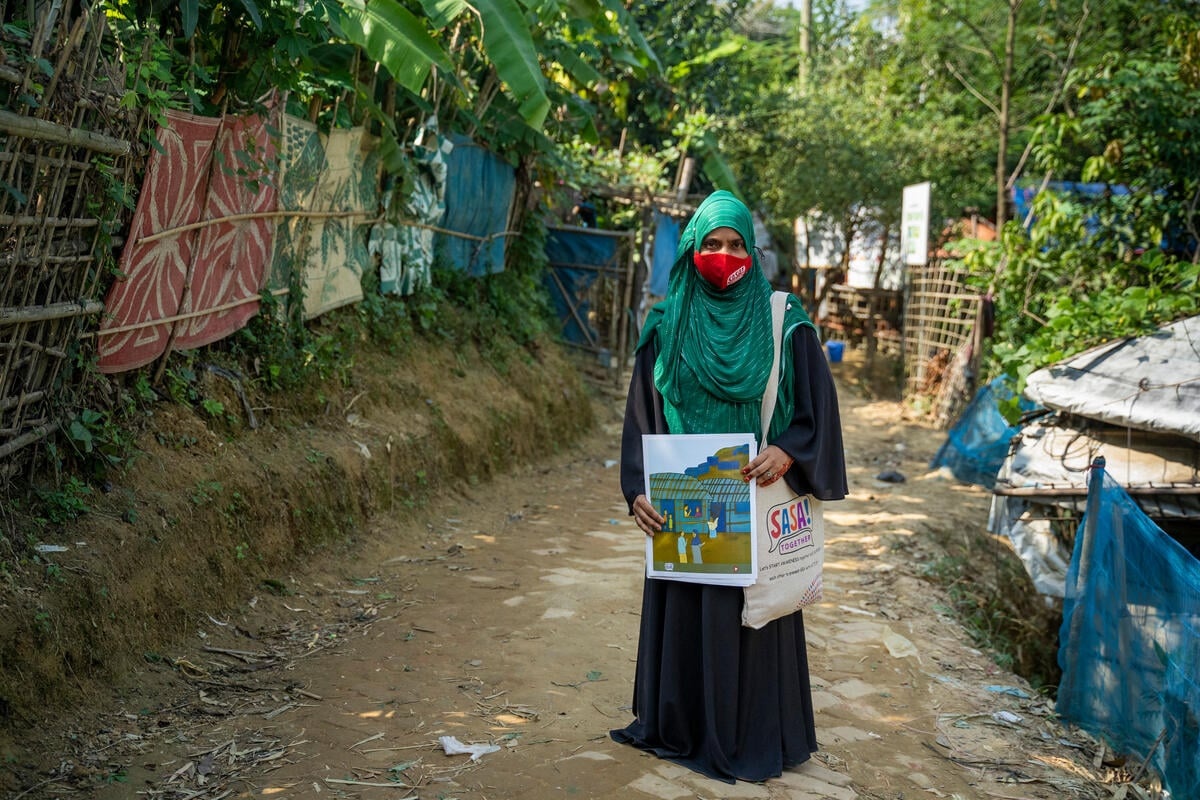 Rohingya refugee volunteers combat gender-based violence in Kutupalong