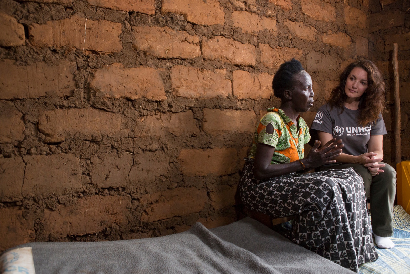 Rwanda. UNHCR Goodwill Ambassador Kristin Davis visits refugees