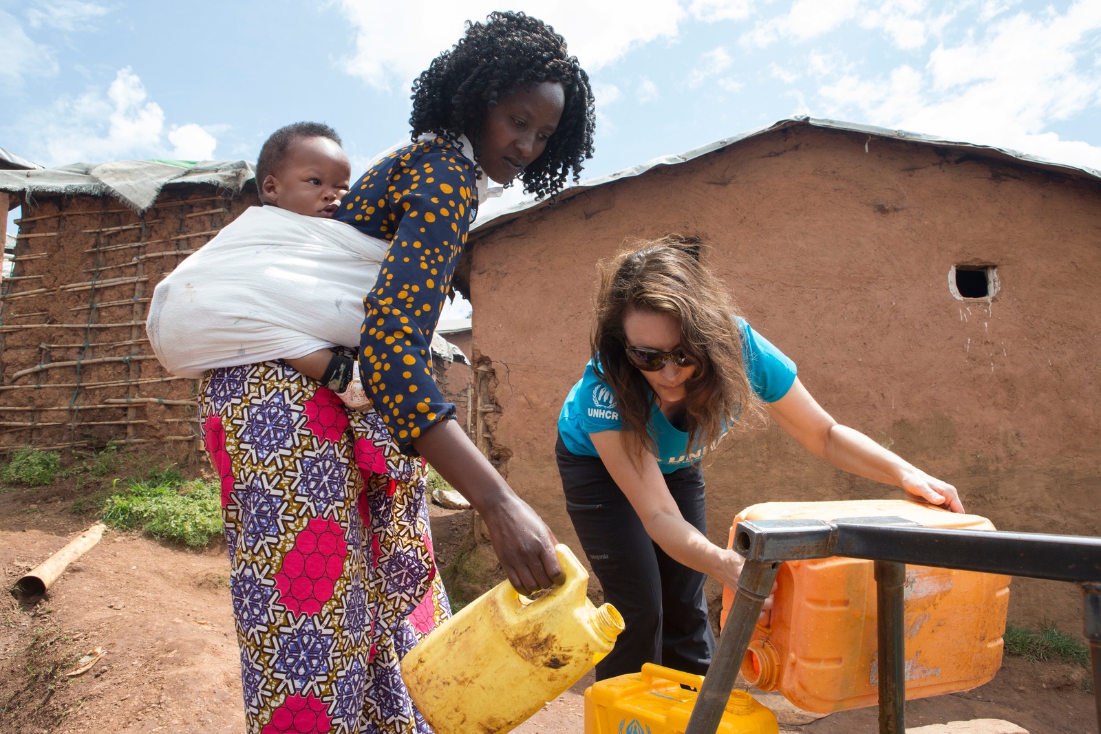 Rwanda. UNHCR Goodwill Ambassador Kristin Davis visits refugees
