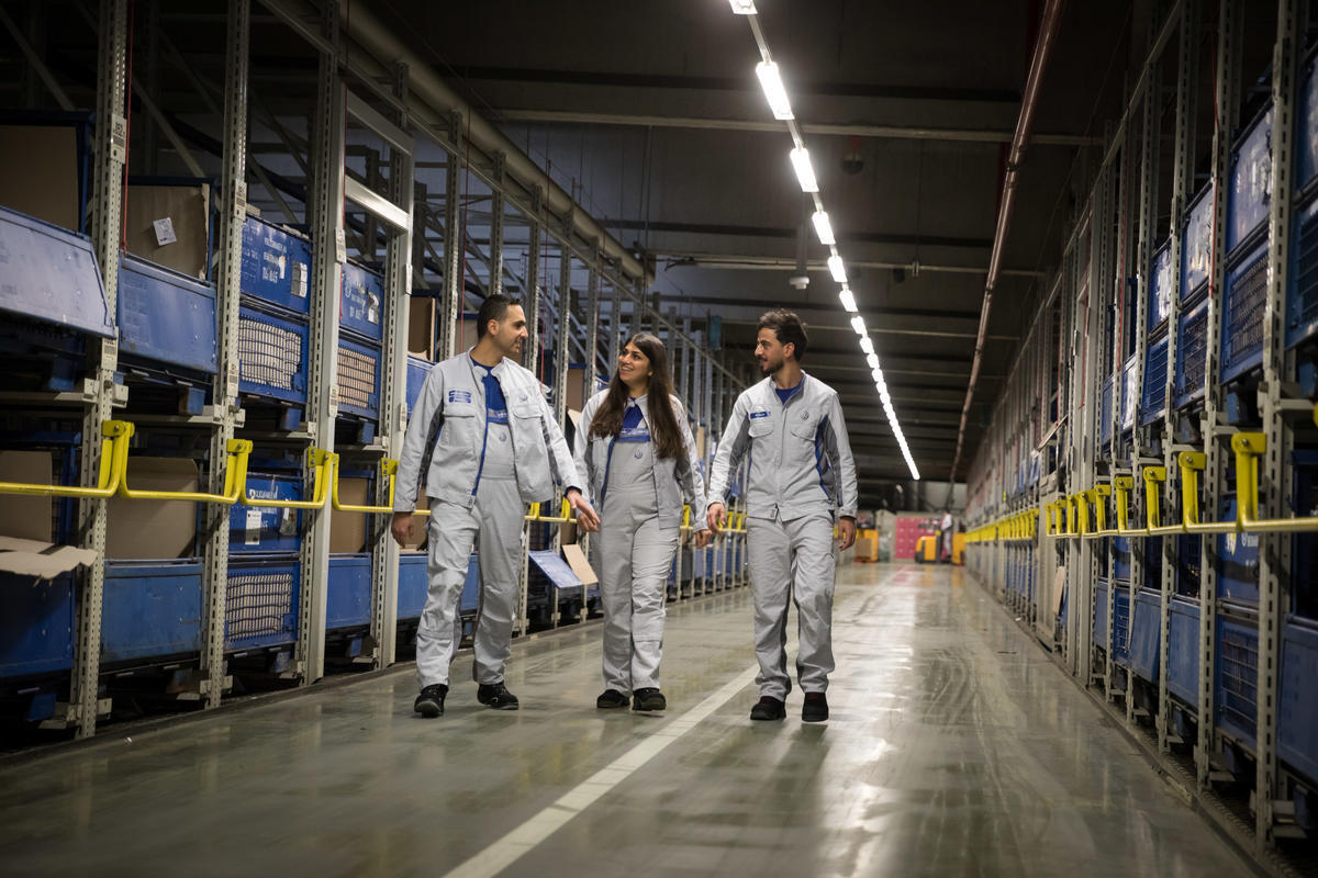 Germany. Refugee trainees steer towards bright future in auto industry.