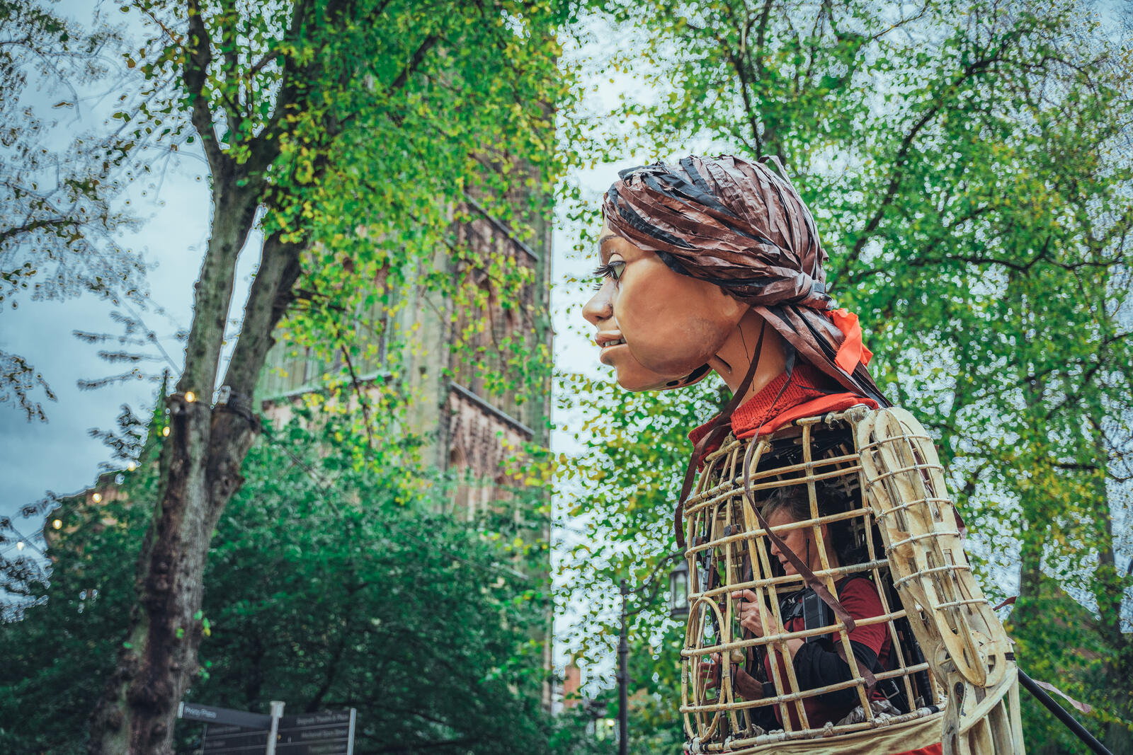 Over 2000 people came to welcome Little Amal to Coventry. In the afternoon, Amal attended the UK's first Children's Citizenship Ceremony and in the evening participated in an evening of performances.