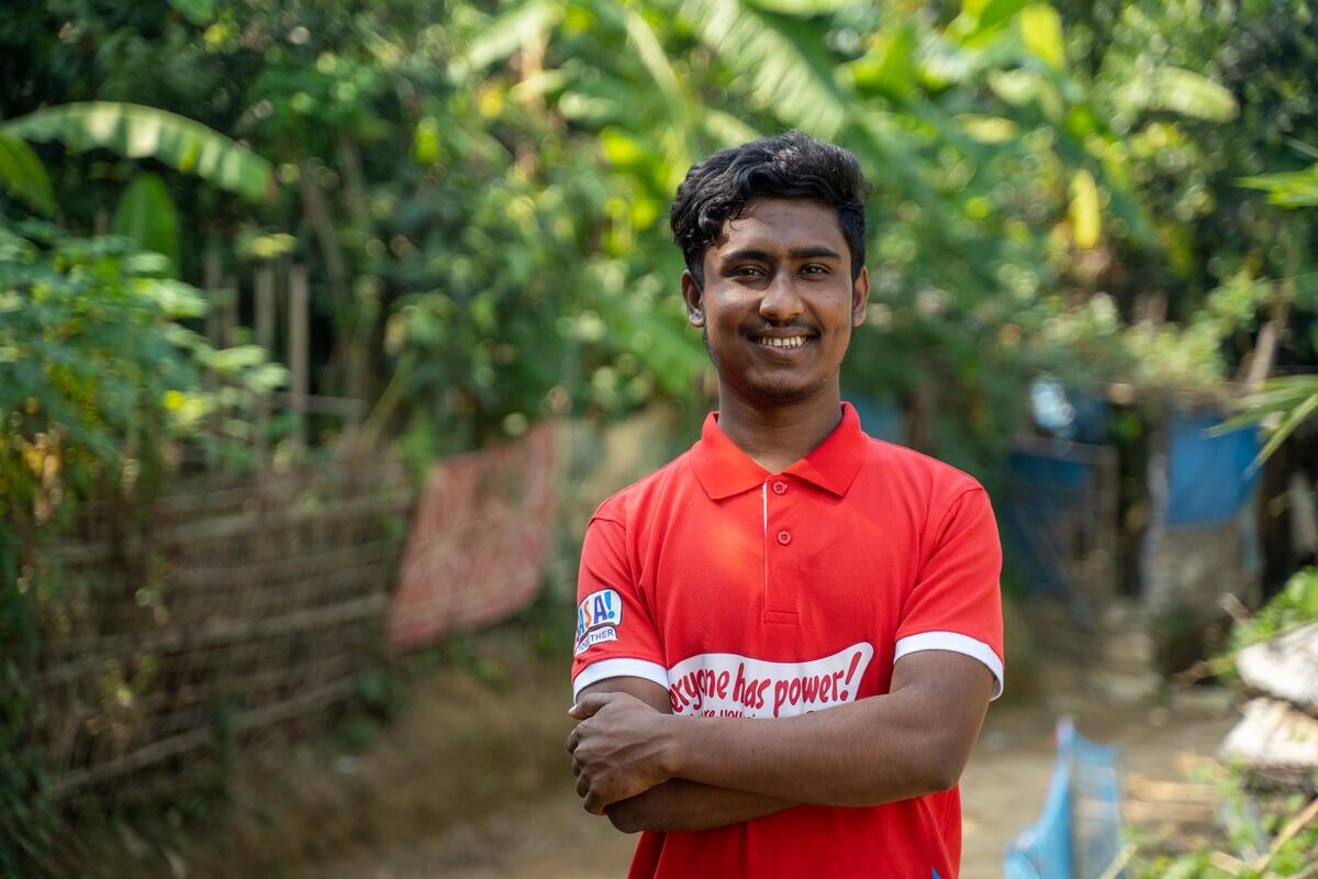 Mohammed Jaber, refugiado rohingya y voluntario de sensibilización comunitaria, trabaja para SASA, un programa de protección apoyado por ACNUR que ofrece a voluntarias y voluntarios refugiados un propósito, satisfacción y un pequeño incentivo.
