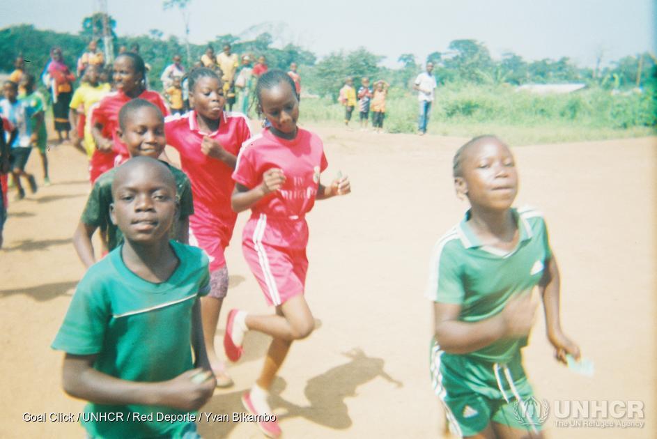 These photos reflect the activity of the Public School of Bindia in East Cameroon, a school supported and built by Red Deporte in 2012. These kids belong to the community and many of them are refugees from Central African Republic. The refugees came with their families around five years ago.