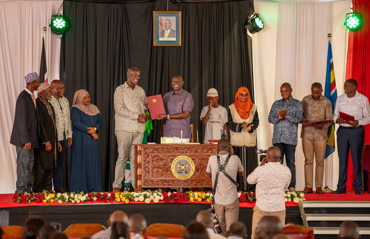 President William Ruto with members of the Pemba community and Government officials witnessing the signing the Proclamation officially  recognising the Pemba as Kenyan Citizens