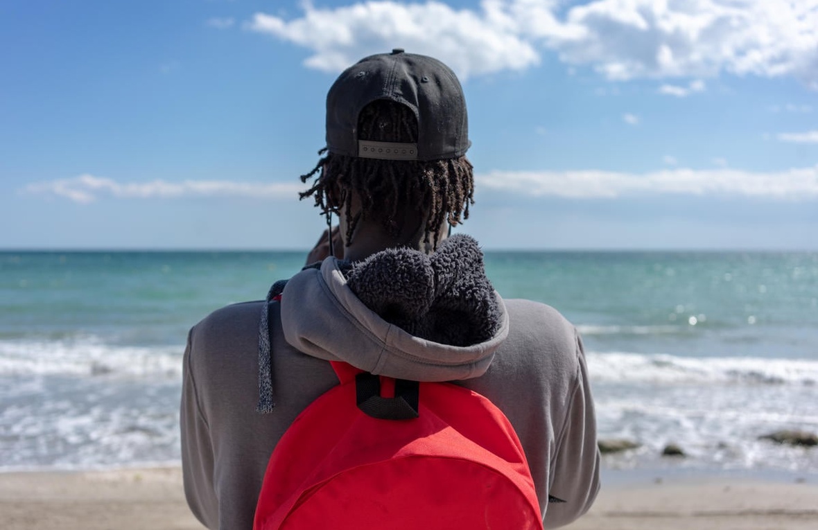 Spain. Asylum-seekers reunite with crew who saved them from drowning at sea