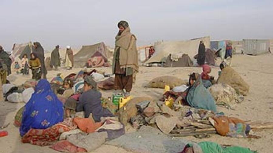 In recent weeks, more than 1,500 Afghan refugees have gone home from the makeshift camp at Chaman, Pakistan.