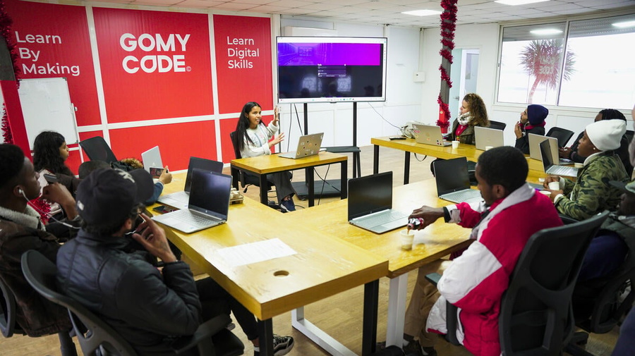 Refugees in Tunisia participating in coding course funded by UNHCR's Innovation Fund