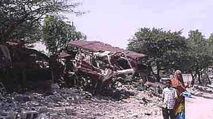 Former Somali refugees frequently return to totally devastated homes and villages.