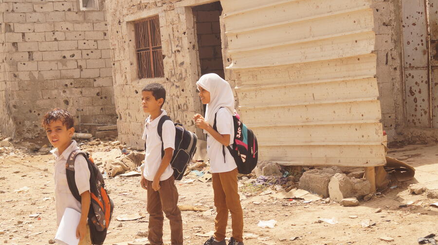 Yemen. Living in devastated Basateen district