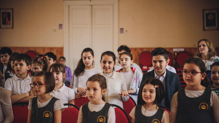 Romania. Refugee children find their voice in inclusive choirs