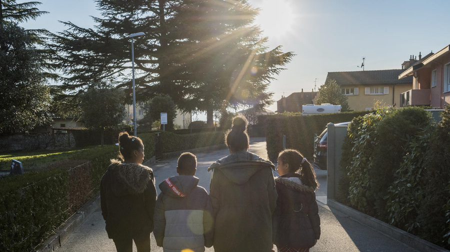Switzerland. Family reunited after kids who crossed desert were captured in Libya