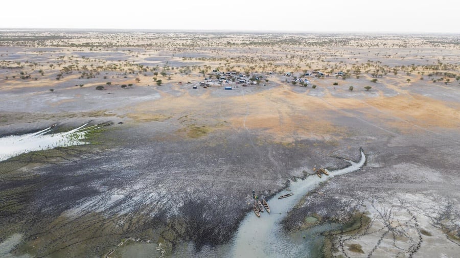 Mauritania. Lake's dwindling waters threaten farming and fishing communities