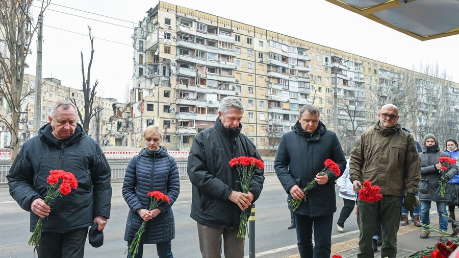 Ukraine. High Commissioner visits missile-hit Dnipro during country visit